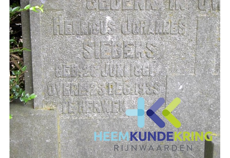Grafstenen kerkhof Herwen Coll. HKR H.J.Siebes (257)